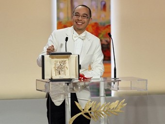 Апичатпонг Вирасетакул с Золотой пальмовой ветвью. Фото &copy;AFP